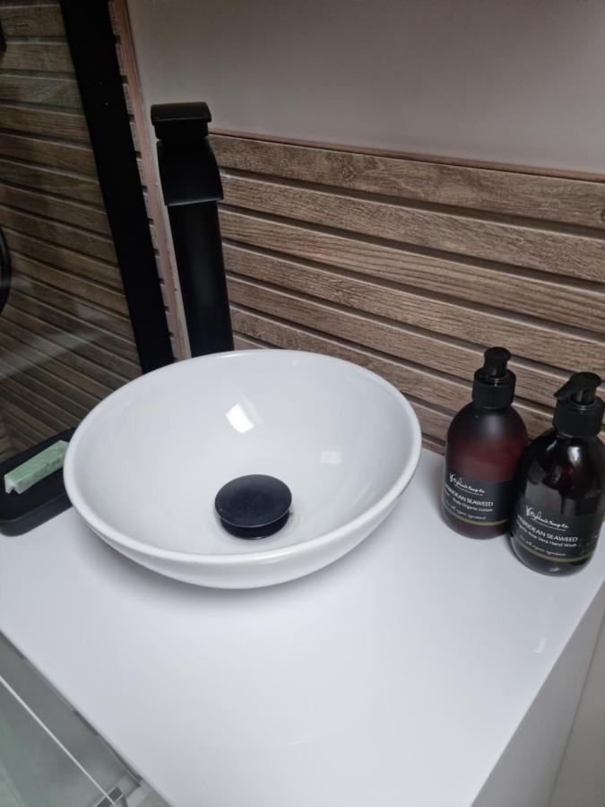 Barra'S Loft Apartment Fort William Ngoại thất bức ảnh